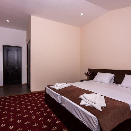 Hotel Nikopoli On Vodopadnaya 21А New Athos Eksteriør billede