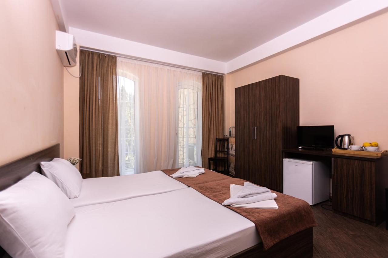 Hotel Nikopoli On Vodopadnaya 21А New Athos Eksteriør billede